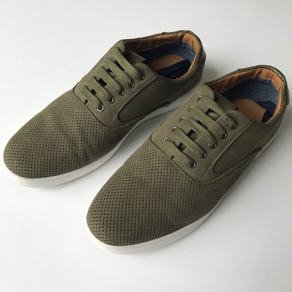 Green Shoes - Picture 2 of 4